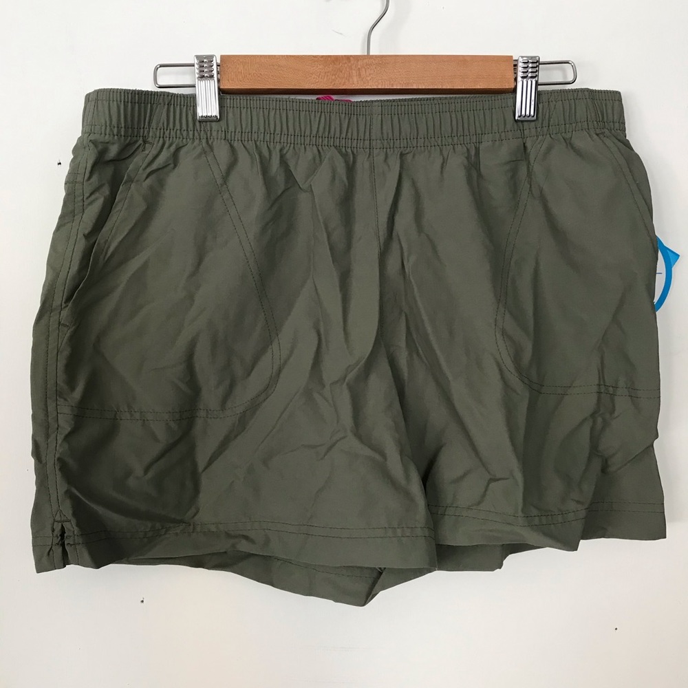 Columbia Hunter Green Court Shorts